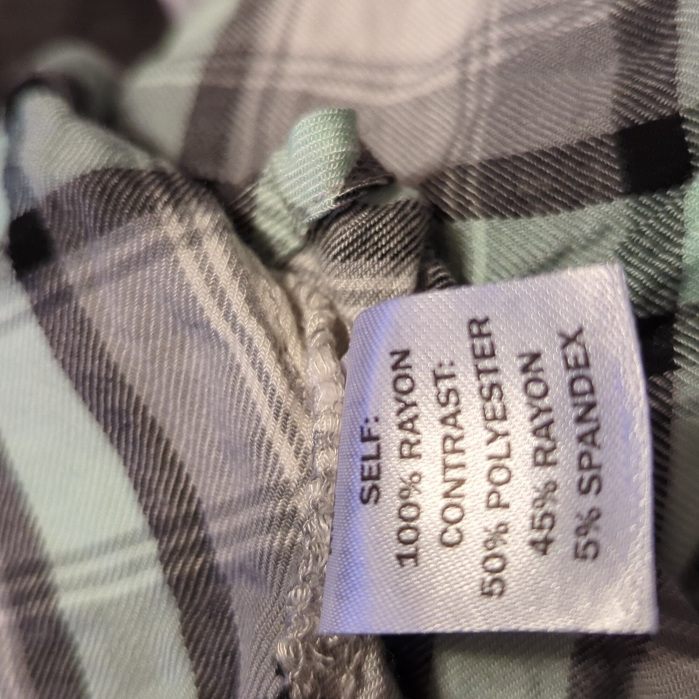 Plaid Sweater Top Size L - Picture 6 of 6